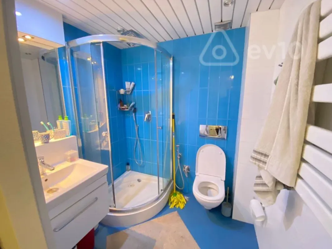 Kirayə verilir 2 otaqlı köhnə tikili 70 m²