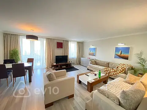 Kirayə verilir 2 otaqlı köhnə tikili 70 m²