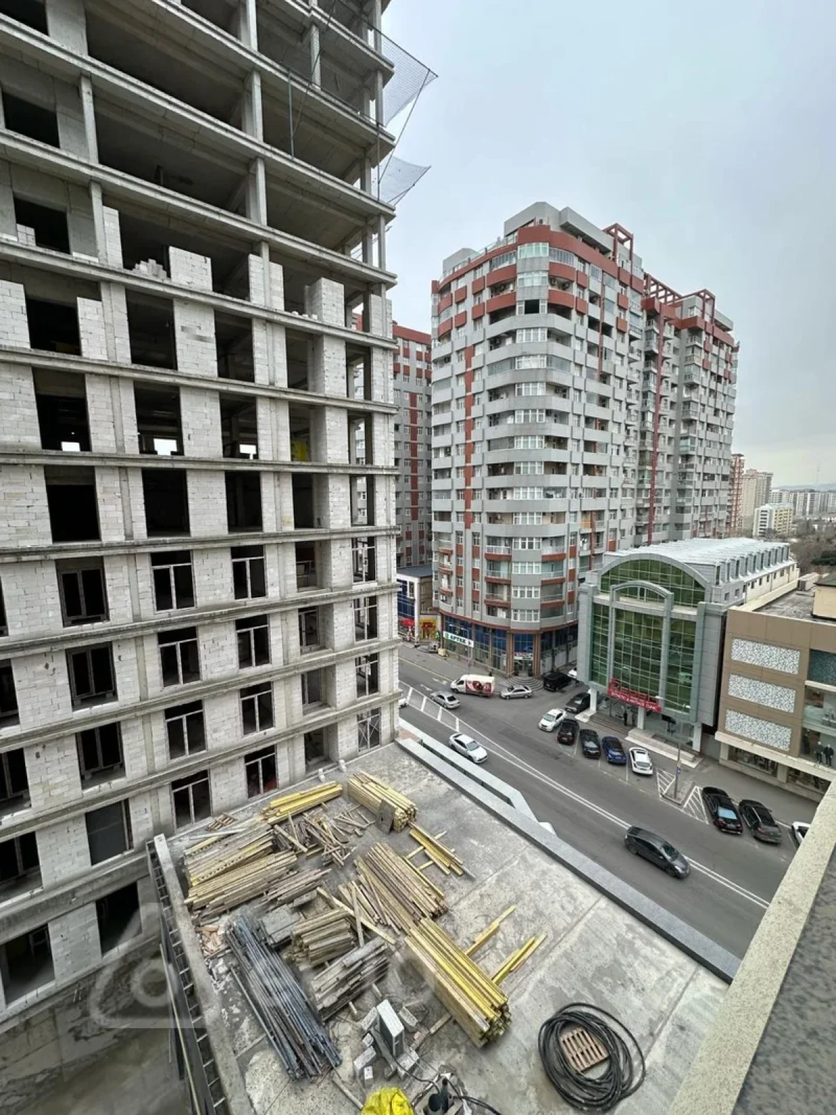Satılır 2 otaqlı yeni tikili 74 m²