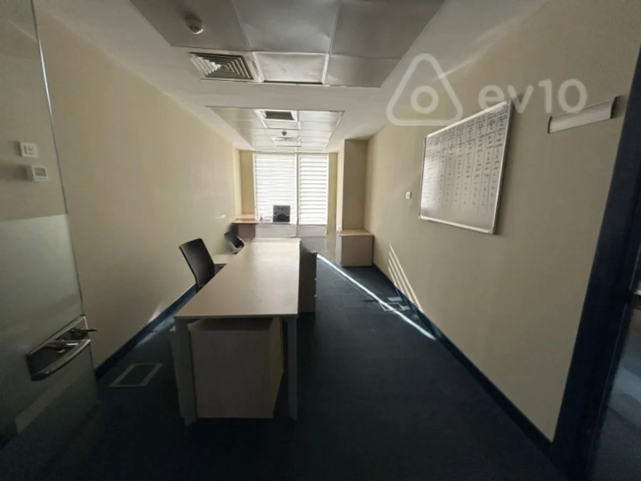 Kirayə verilir 22 otaqlı ofis 1230 m²