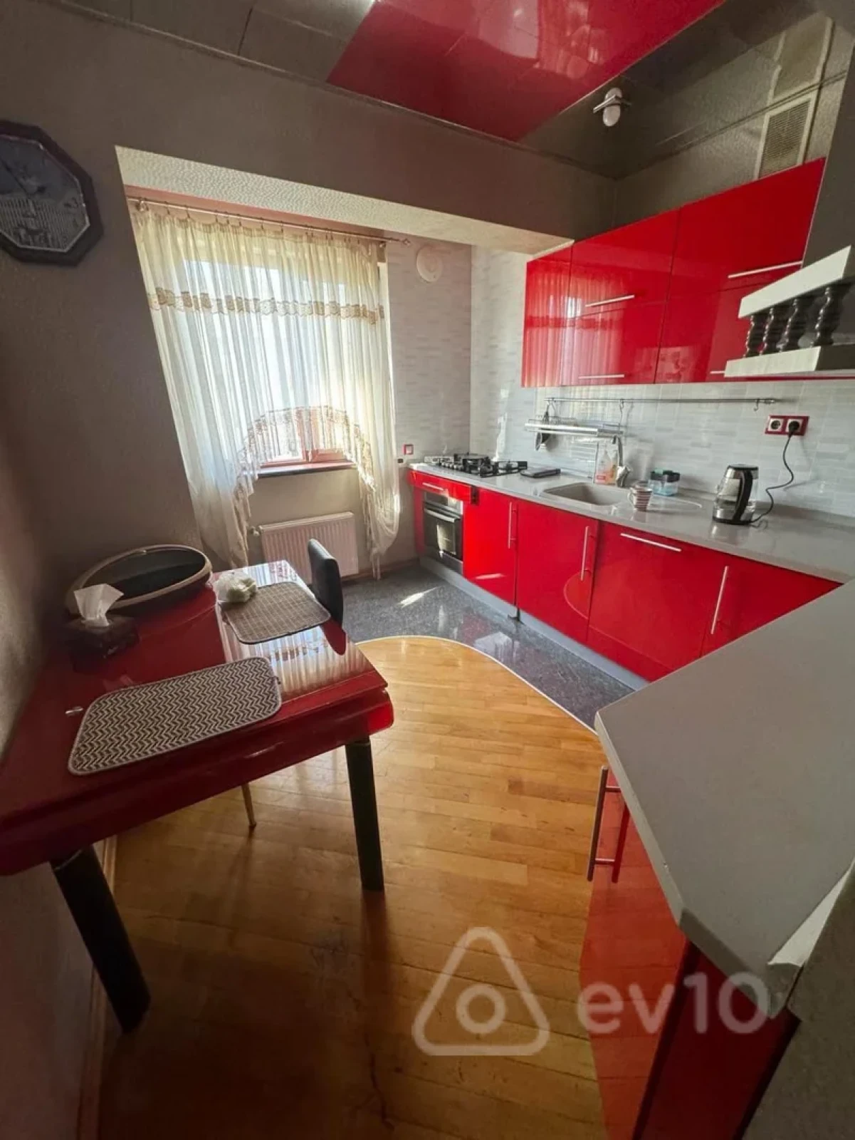 Kirayə verilir 3 otaqlı yeni tikili 100 m²