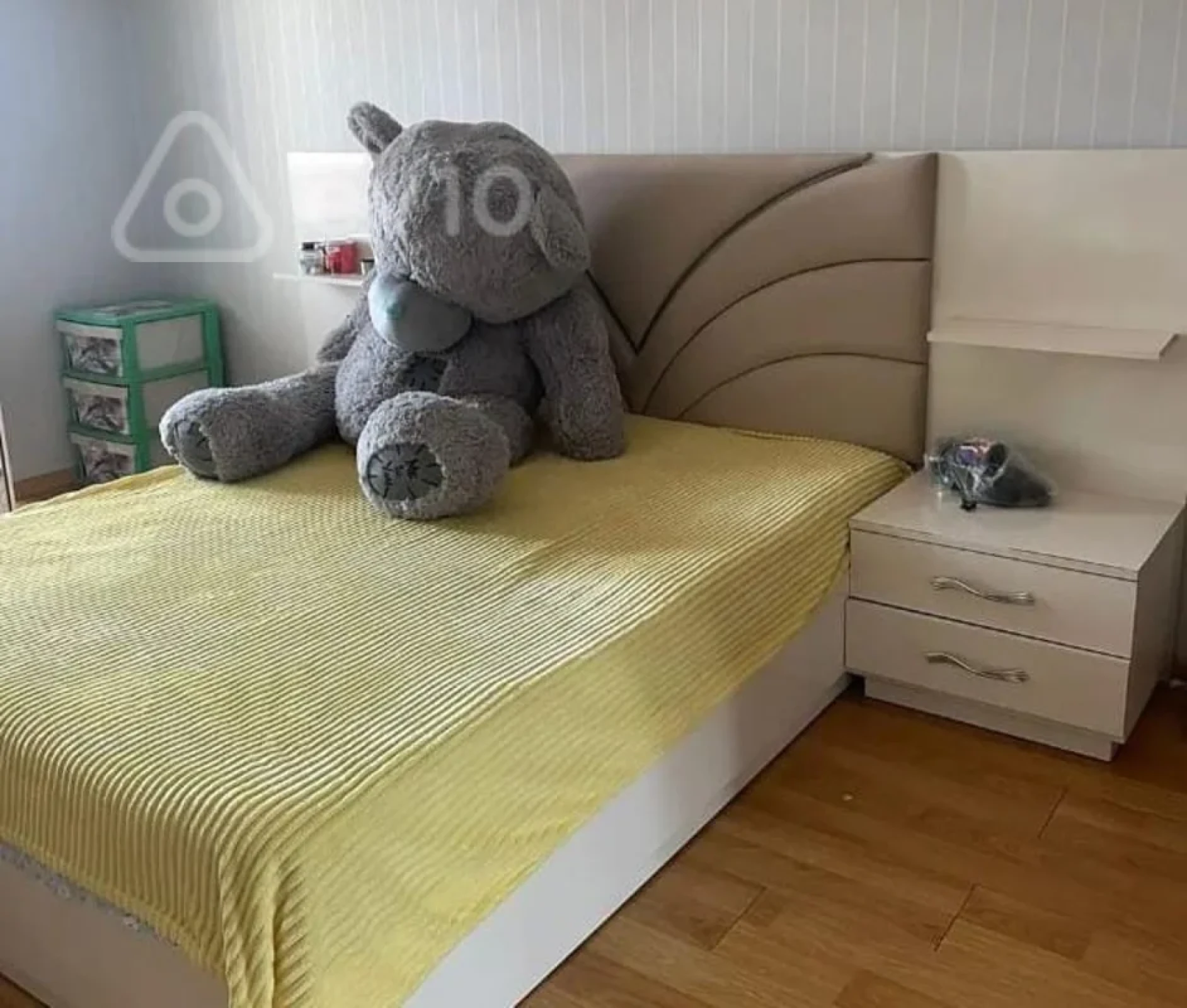 Kirayə verilir 4 otaqlı köhnə tikili 90 m²