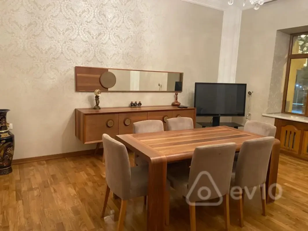 Kirayə verilir 3 otaqlı köhnə tikili 100 m²