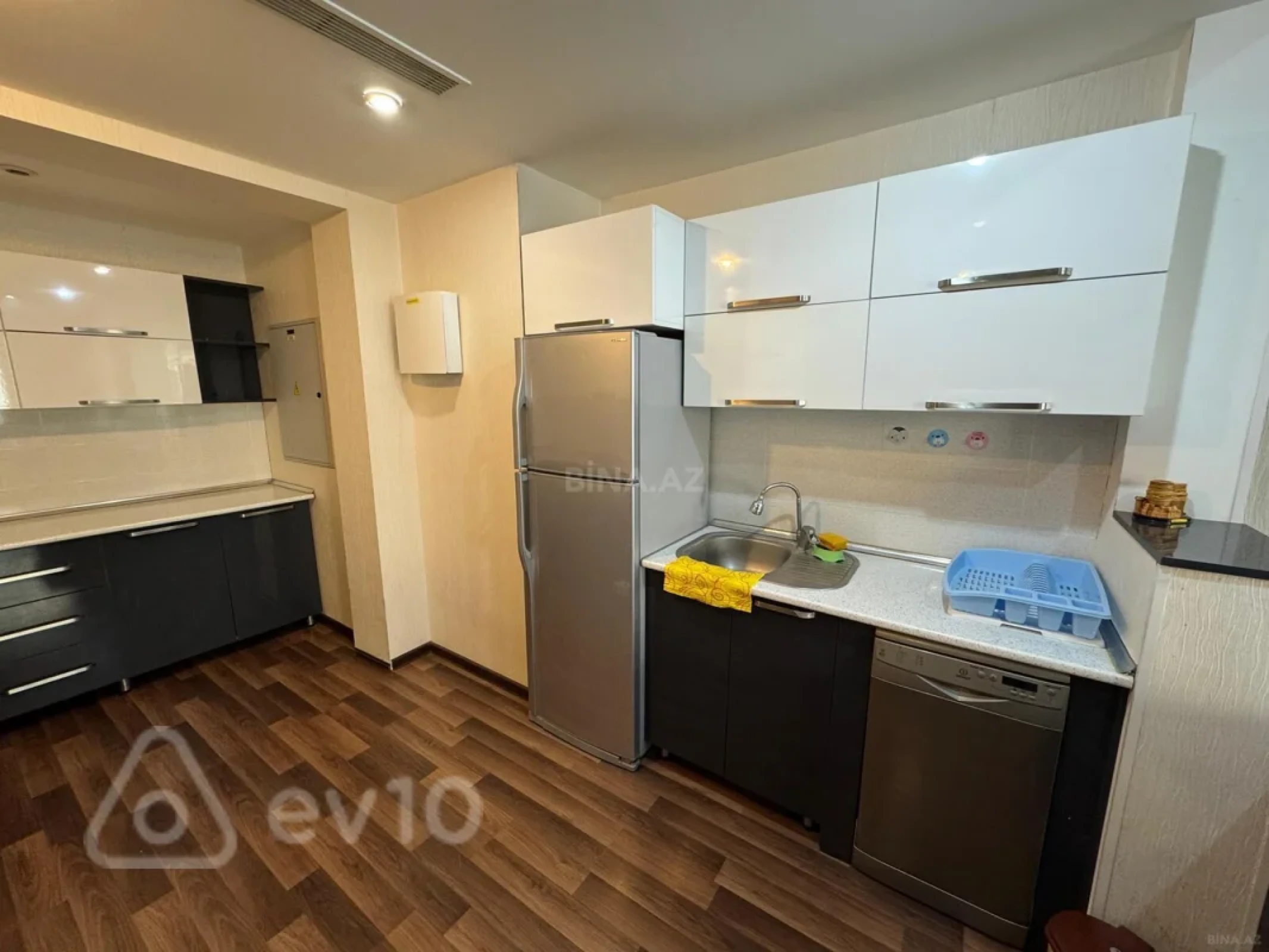 Kirayə verilir 2 otaqlı yeni tikili 90 m²