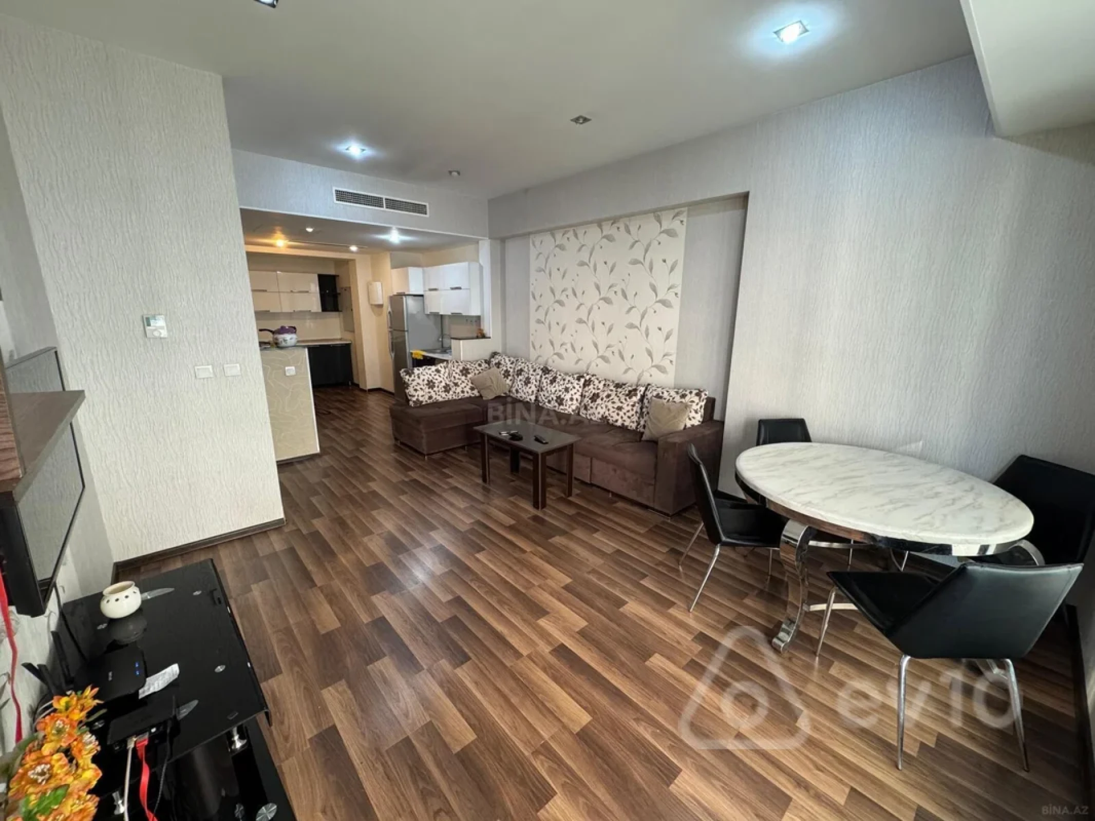 Kirayə verilir 2 otaqlı yeni tikili 90 m²