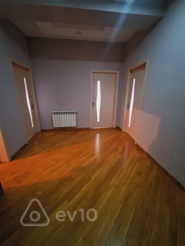 Kirayə verilir 3 otaqlı yeni tikili 110 m²