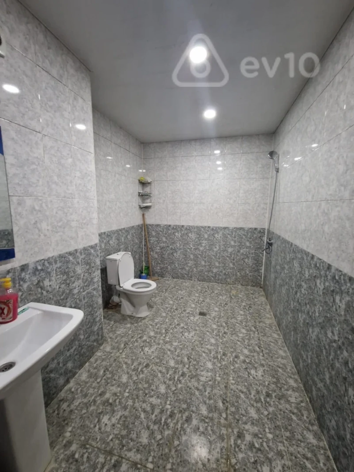 Kirayə verilir 3 otaqlı yeni tikili 110 m²