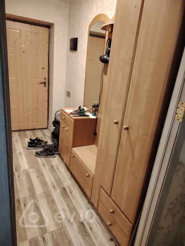 Kirayə verilir 2 otaqlı köhnə tikili 150 m²