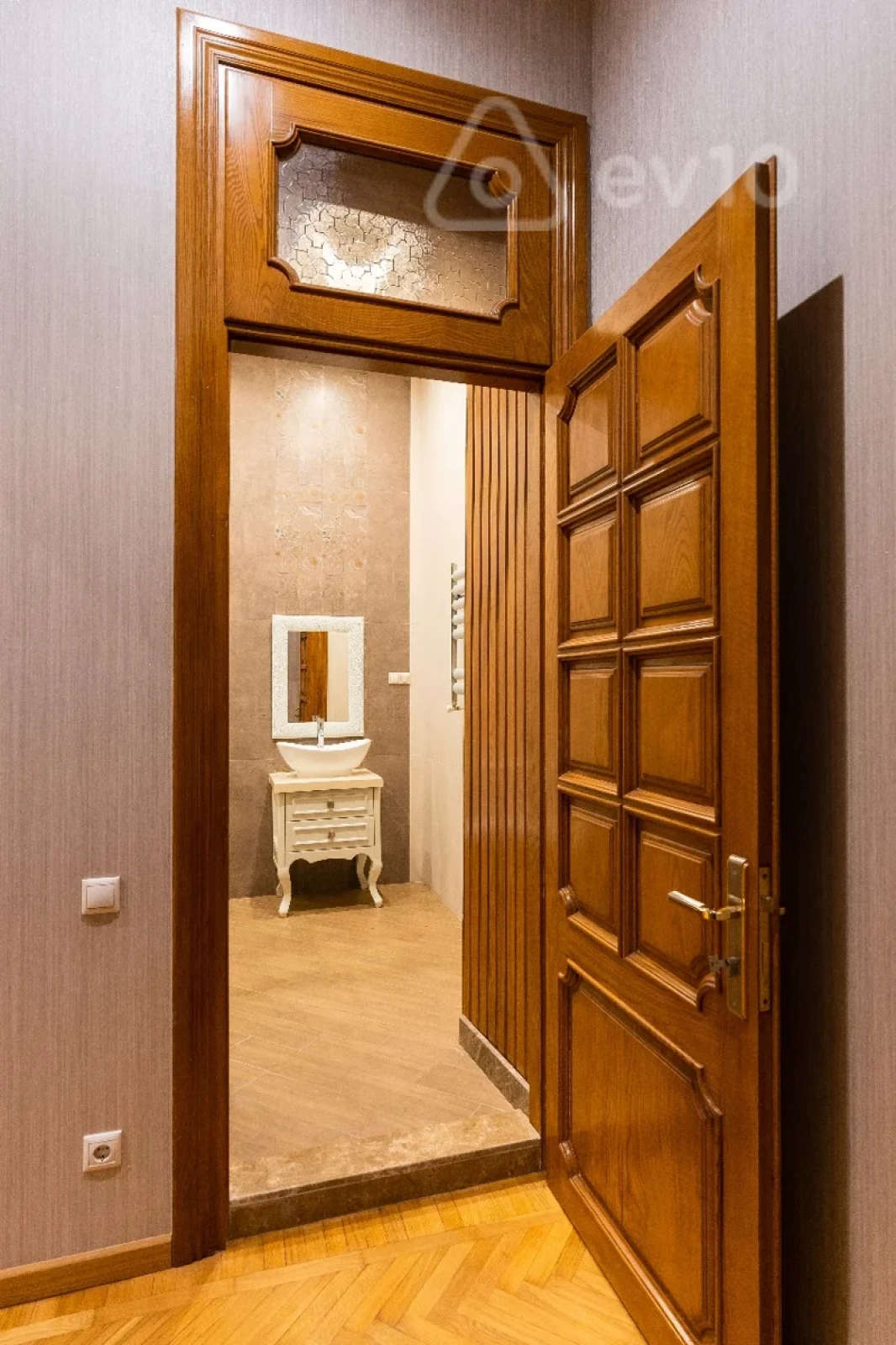 Kirayə verilir 4 otaqlı yeni tikili 300 m²