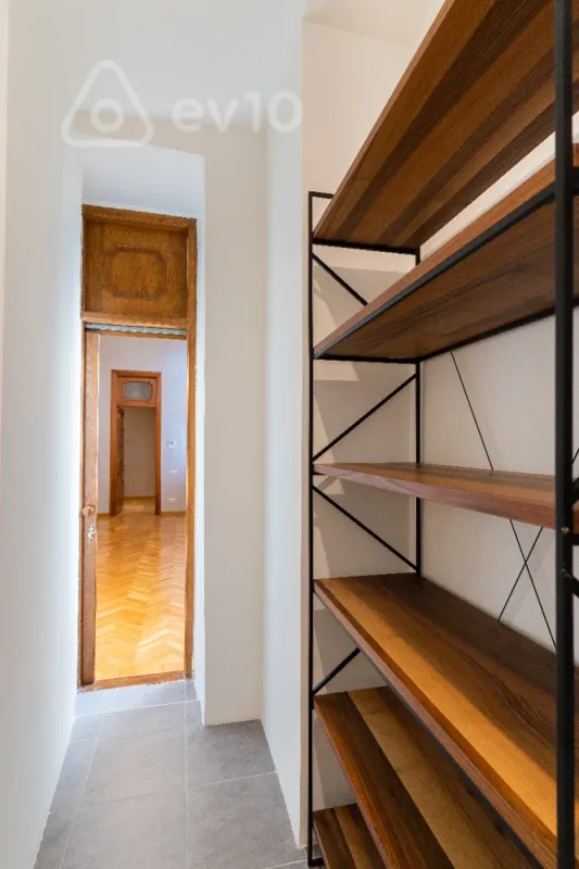 Kirayə verilir 4 otaqlı yeni tikili 300 m²