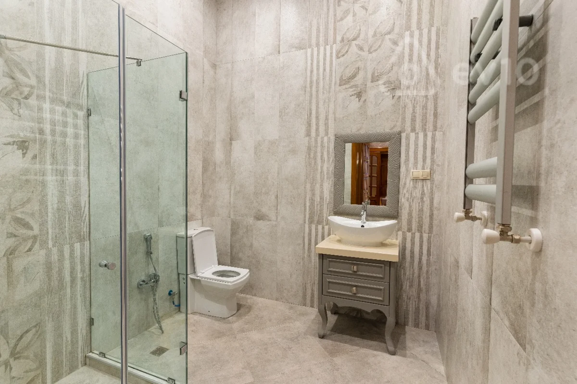 Kirayə verilir 4 otaqlı yeni tikili 300 m²