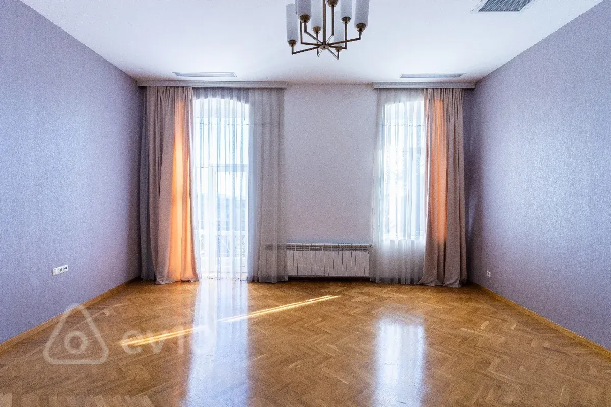 Kirayə verilir 4 otaqlı yeni tikili 300 m²