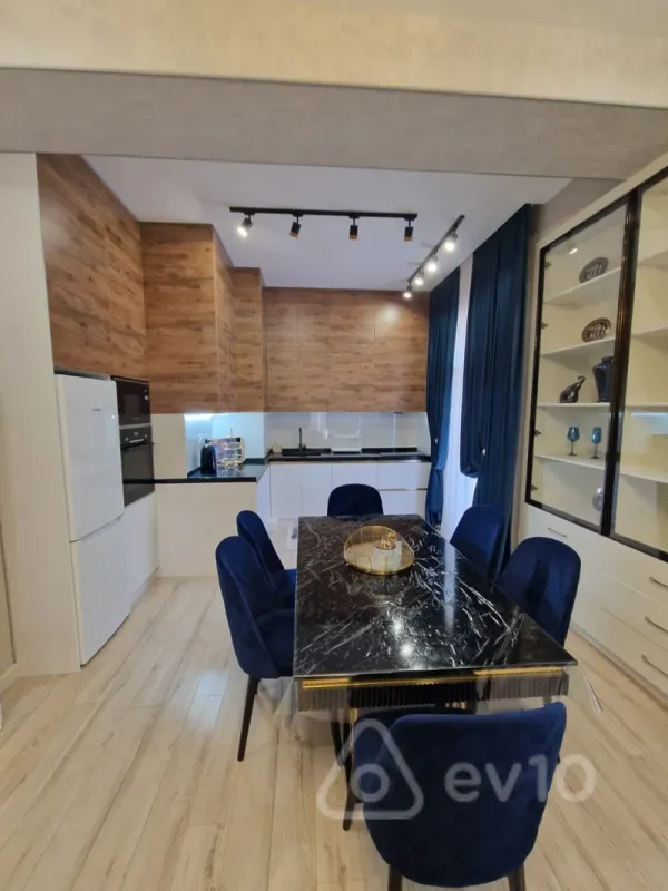 Kirayə verilir 2 otaqlı yeni tikili 100 m²