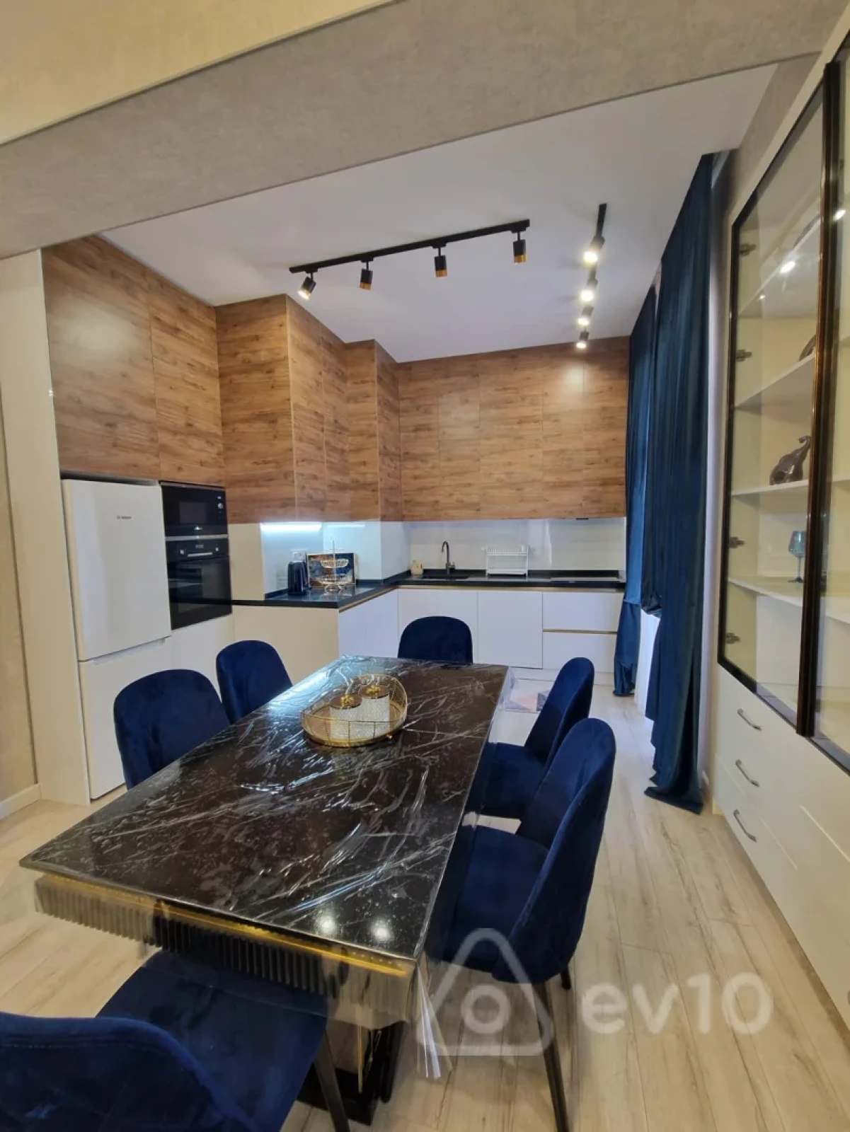 Kirayə verilir 2 otaqlı yeni tikili 100 m²