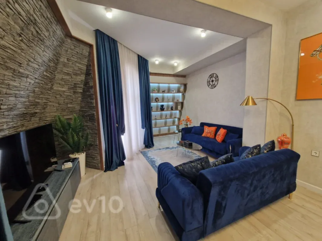 Kirayə verilir 2 otaqlı yeni tikili 100 m²