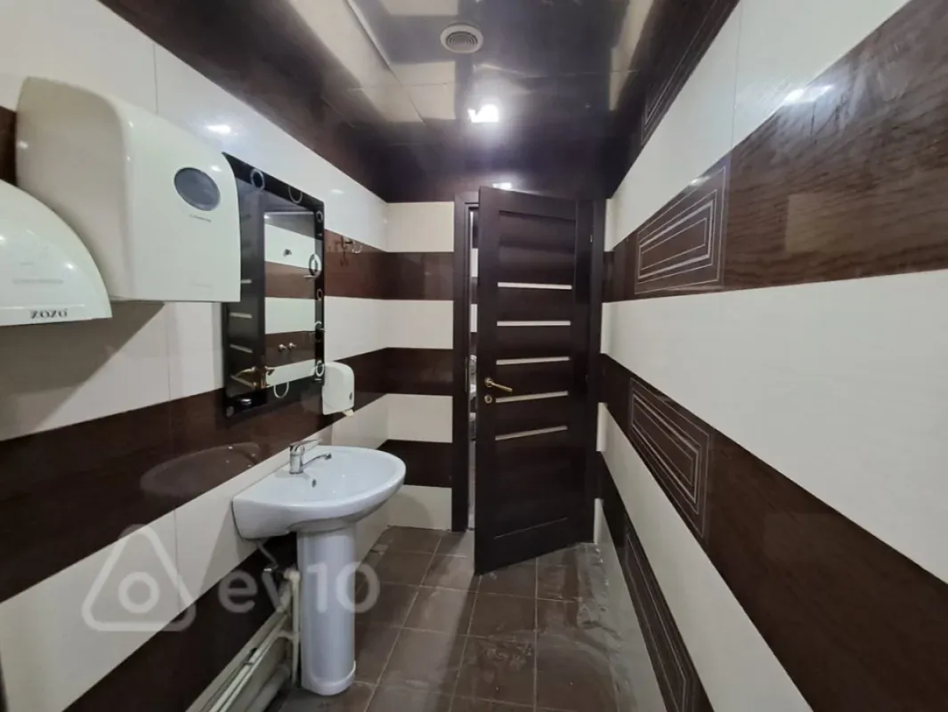 Kirayə verilir mənzil 260 m²