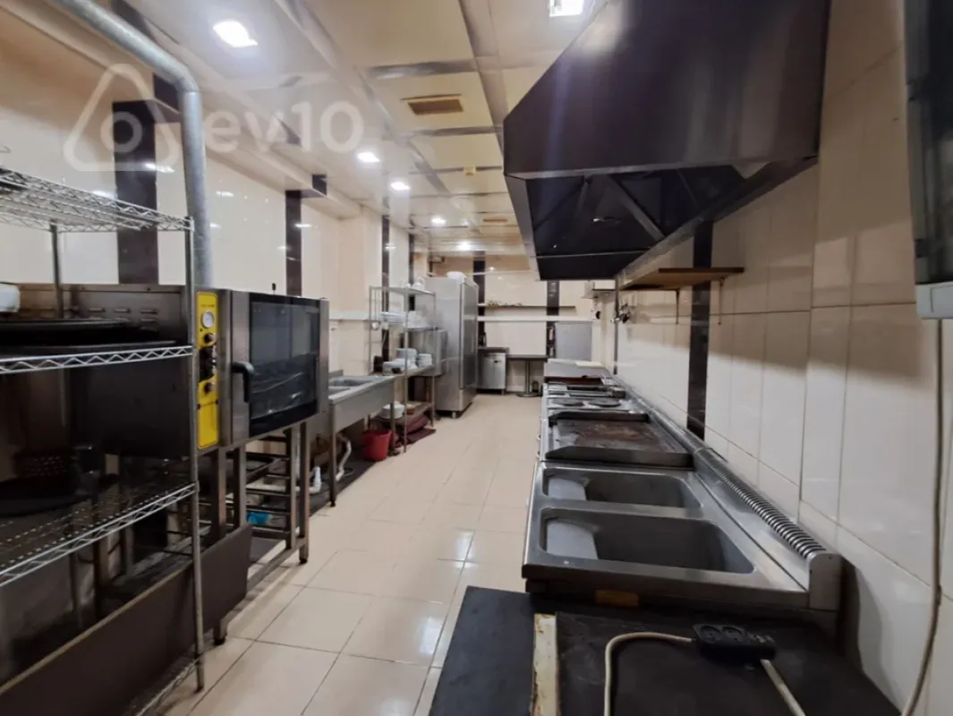 Kirayə verilir mənzil 260 m²