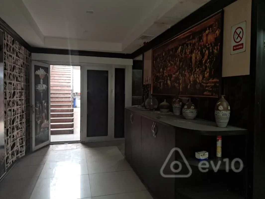 Kirayə verilir mənzil 260 m²