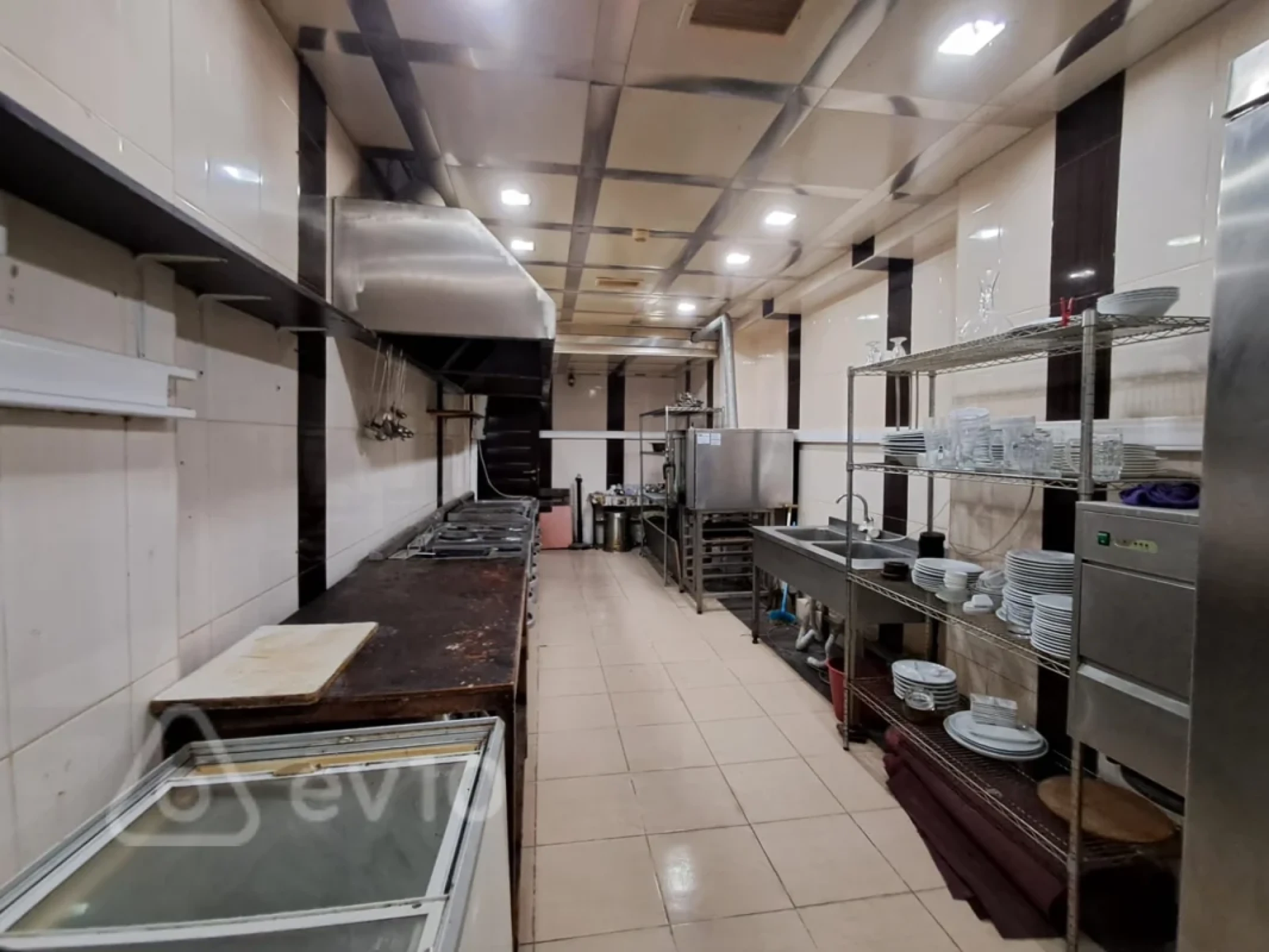 Kirayə verilir mənzil 260 m²