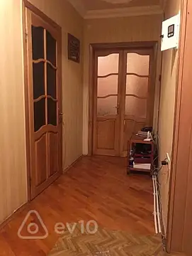 Kirayə verilir 2 otaqlı köhnə tikili 65 m²