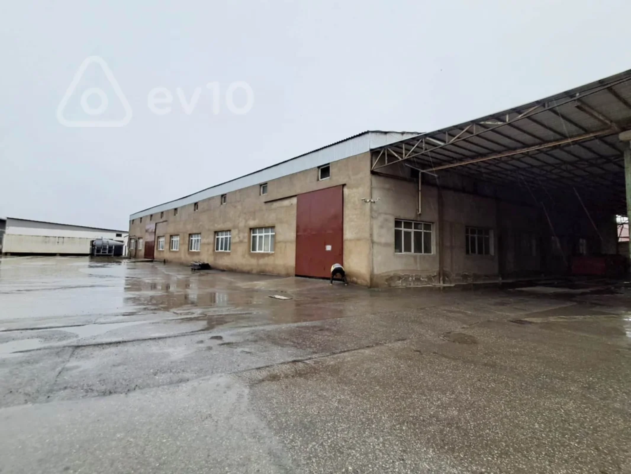 Kirayə verilir mənzil 1700 m²