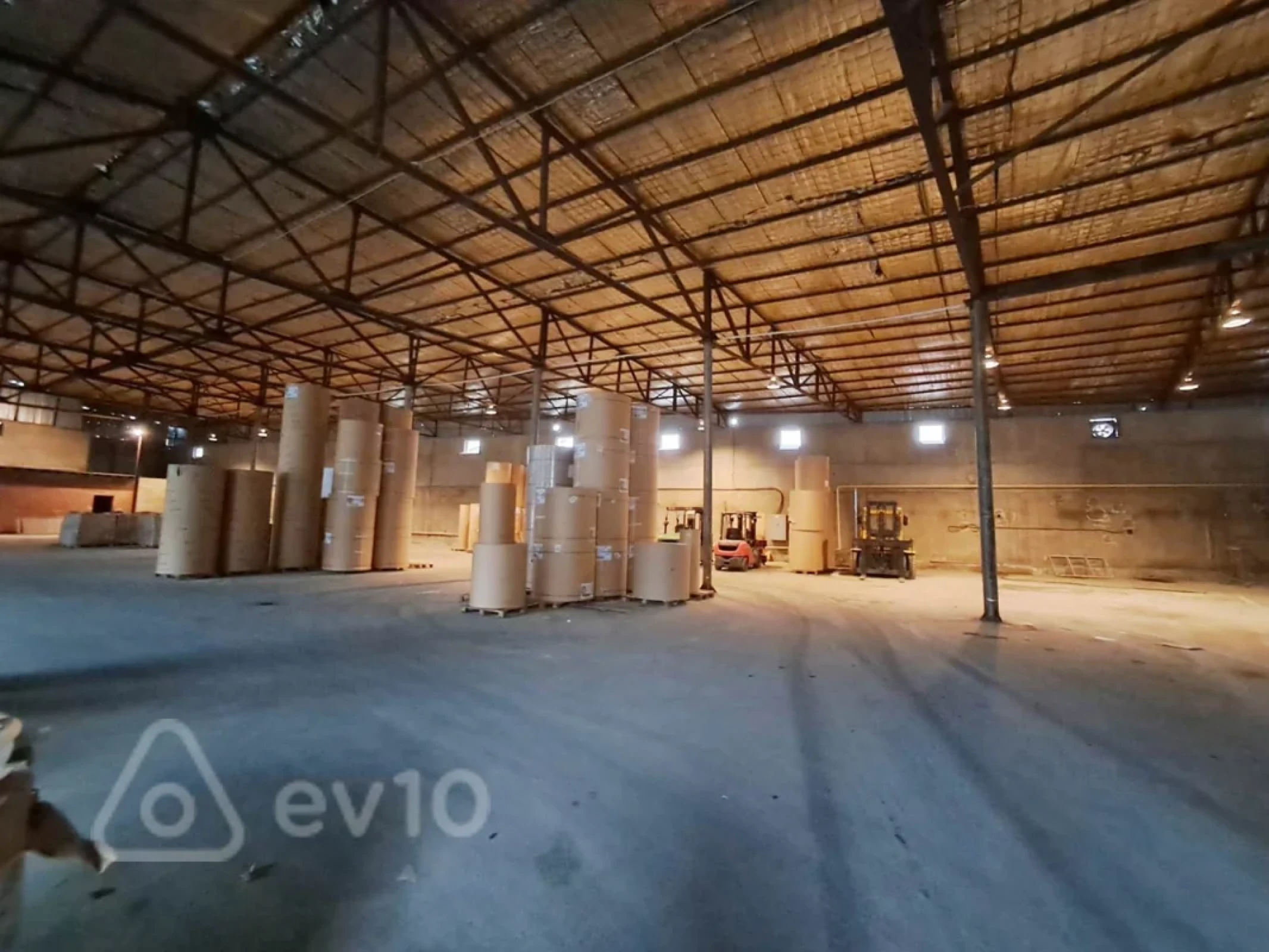 Kirayə verilir mənzil 1700 m²