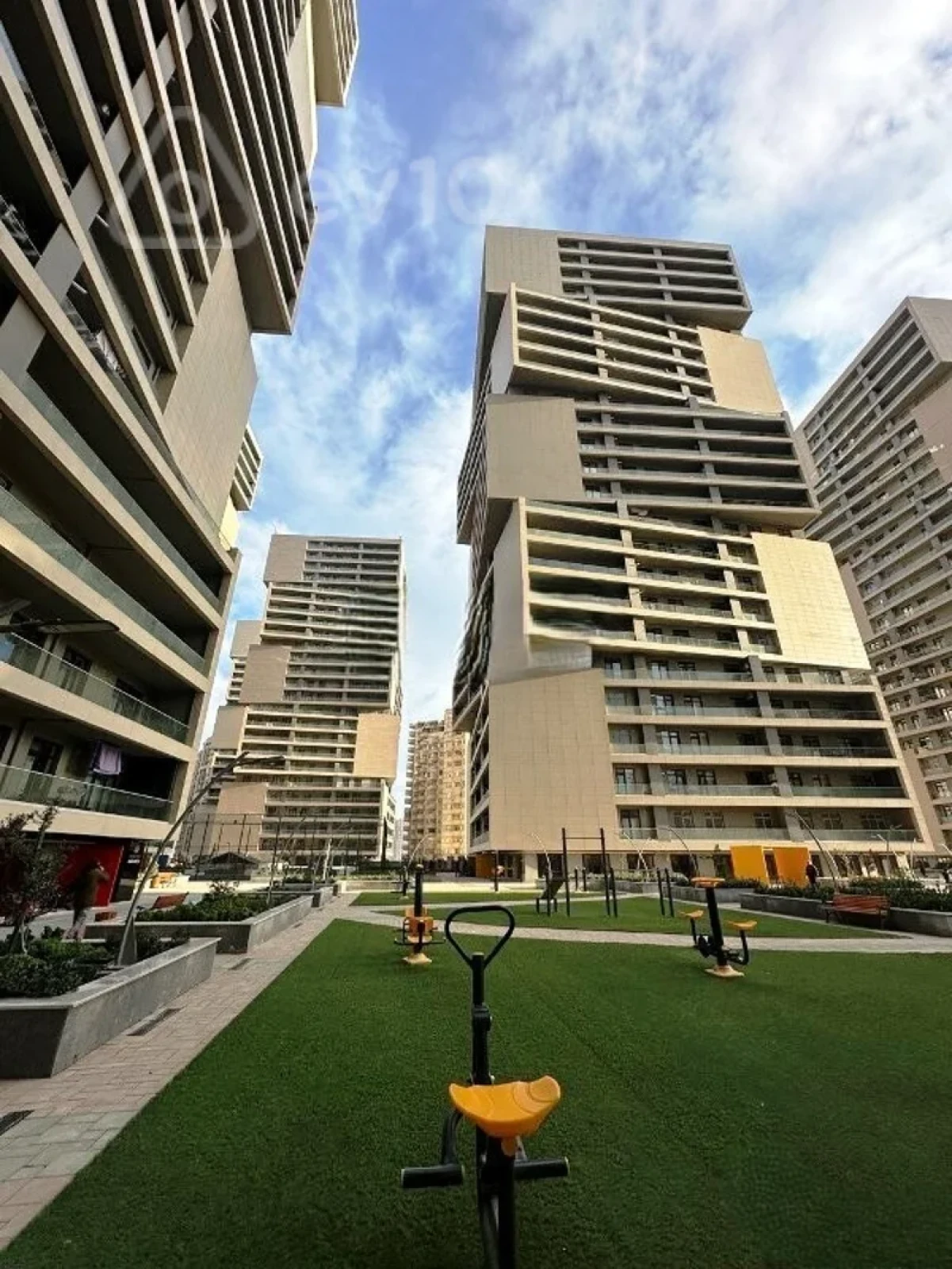 Satılır 2 otaqlı yeni tikili 100 m²