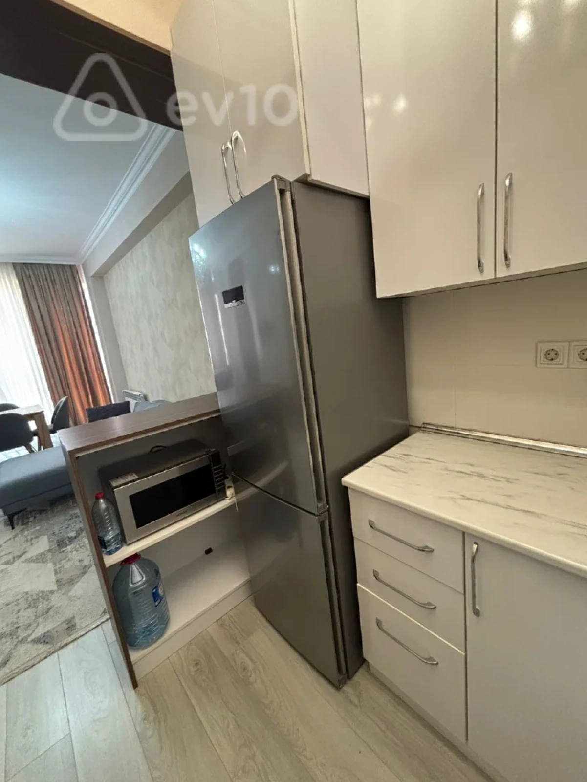 Kirayə verilir 2 otaqlı yeni tikili 57 m²