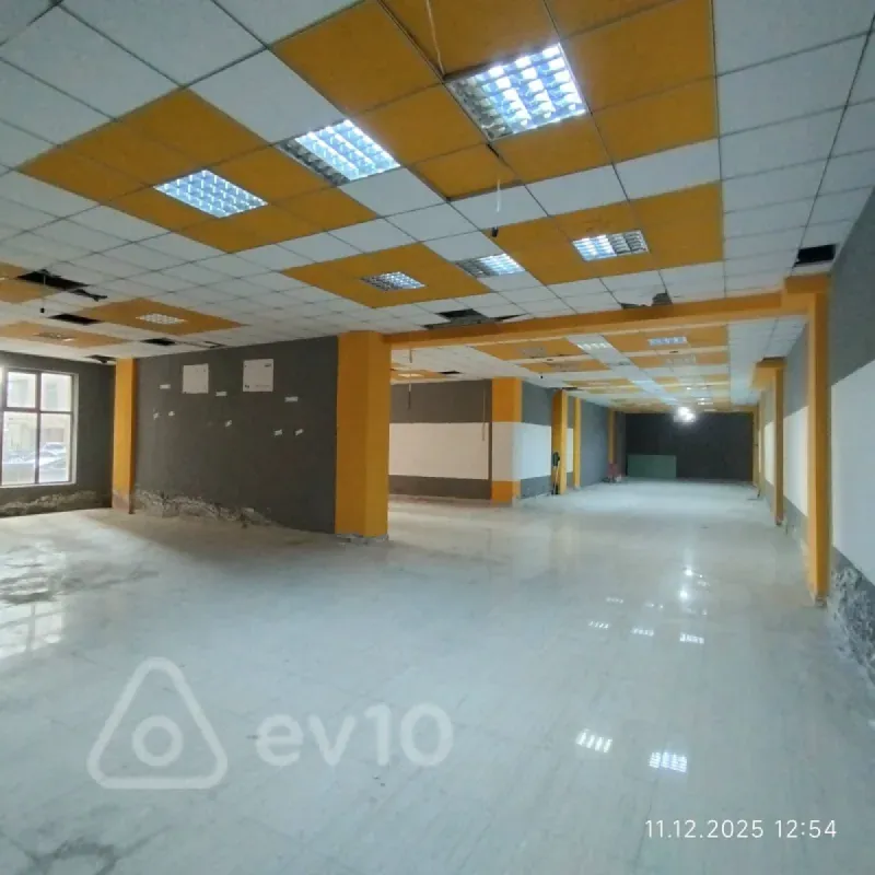 Kirayə verilir mənzil 800 m²