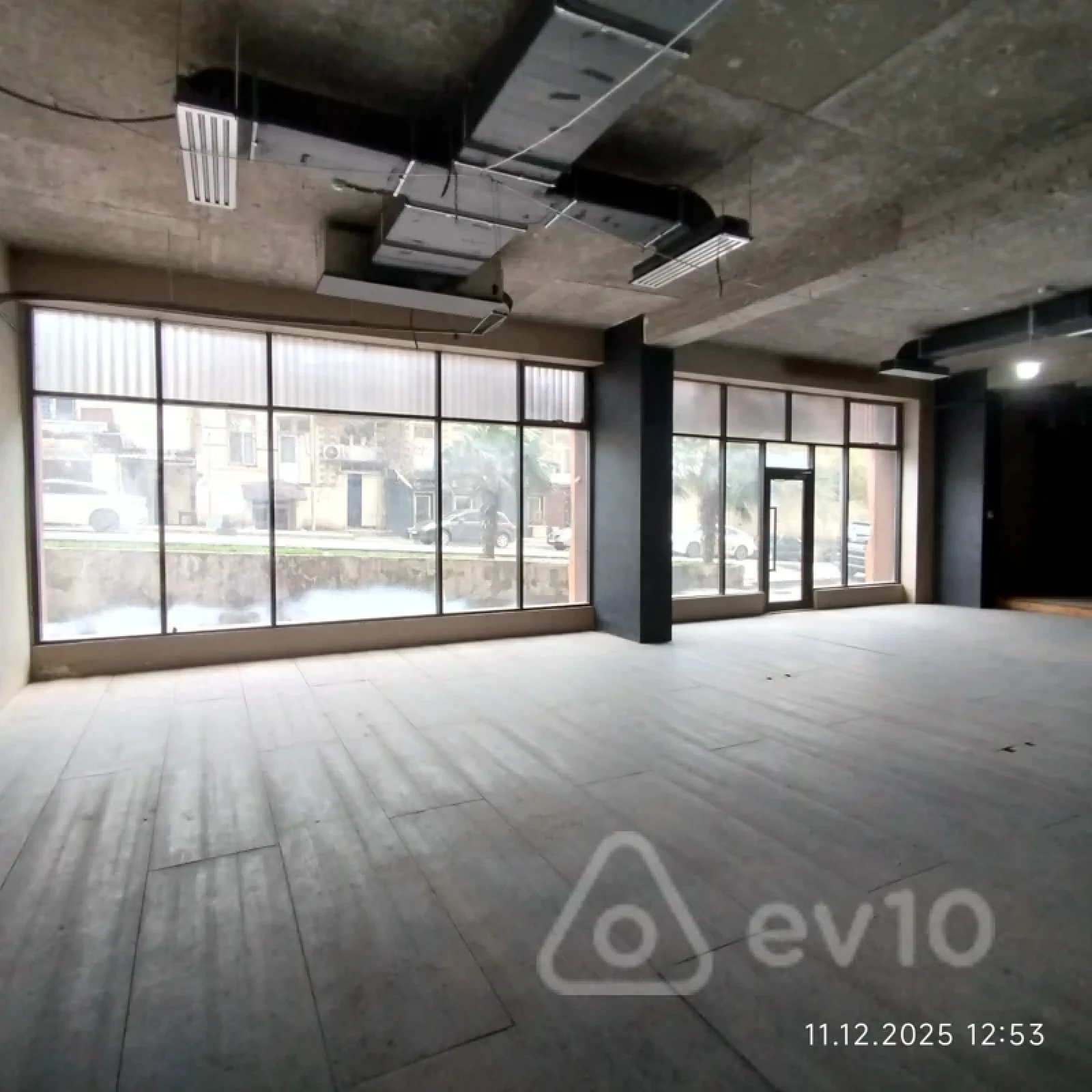 Kirayə verilir mənzil 800 m²