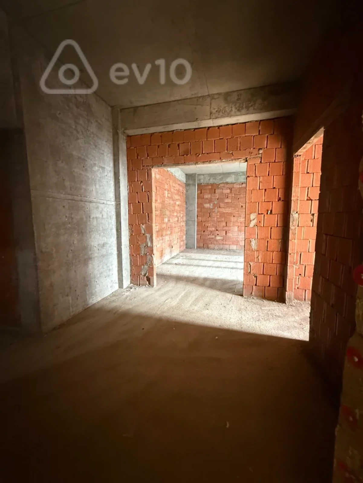 Satılır 2 otaqlı yeni tikili 108 m²