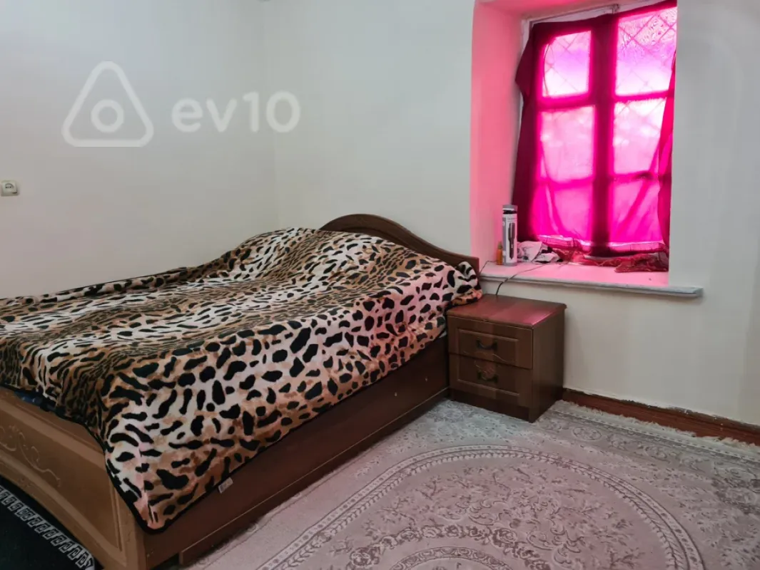 Kirayə verilir 2 otaqlı köhnə tikili 44 m²