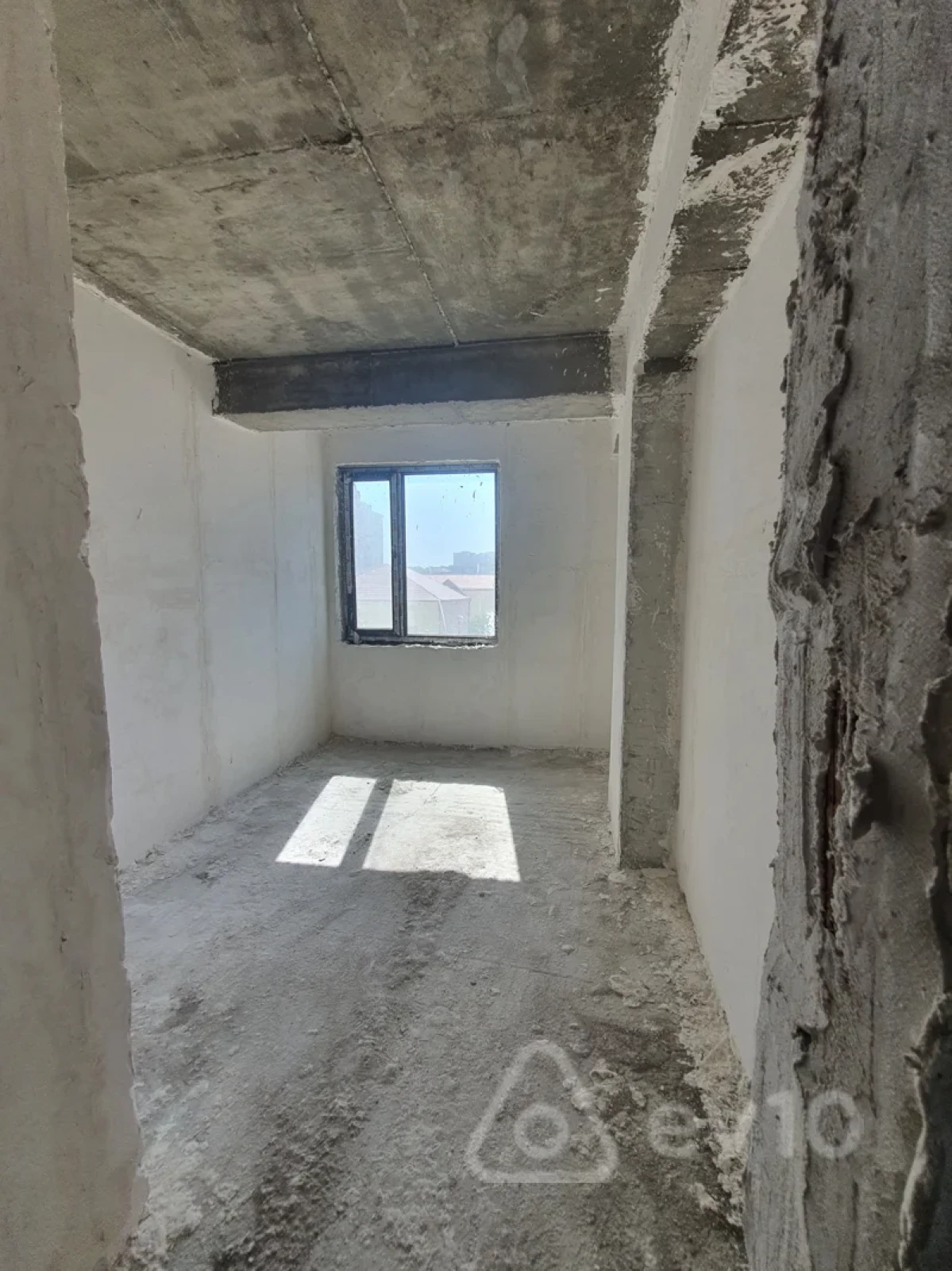 Satılır 2 otaqlı yeni tikili 70 m²