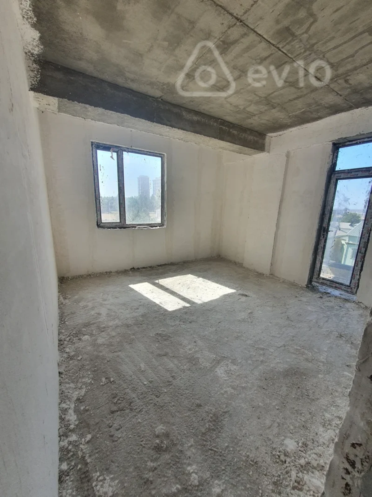 Satılır 2 otaqlı yeni tikili 70 m²
