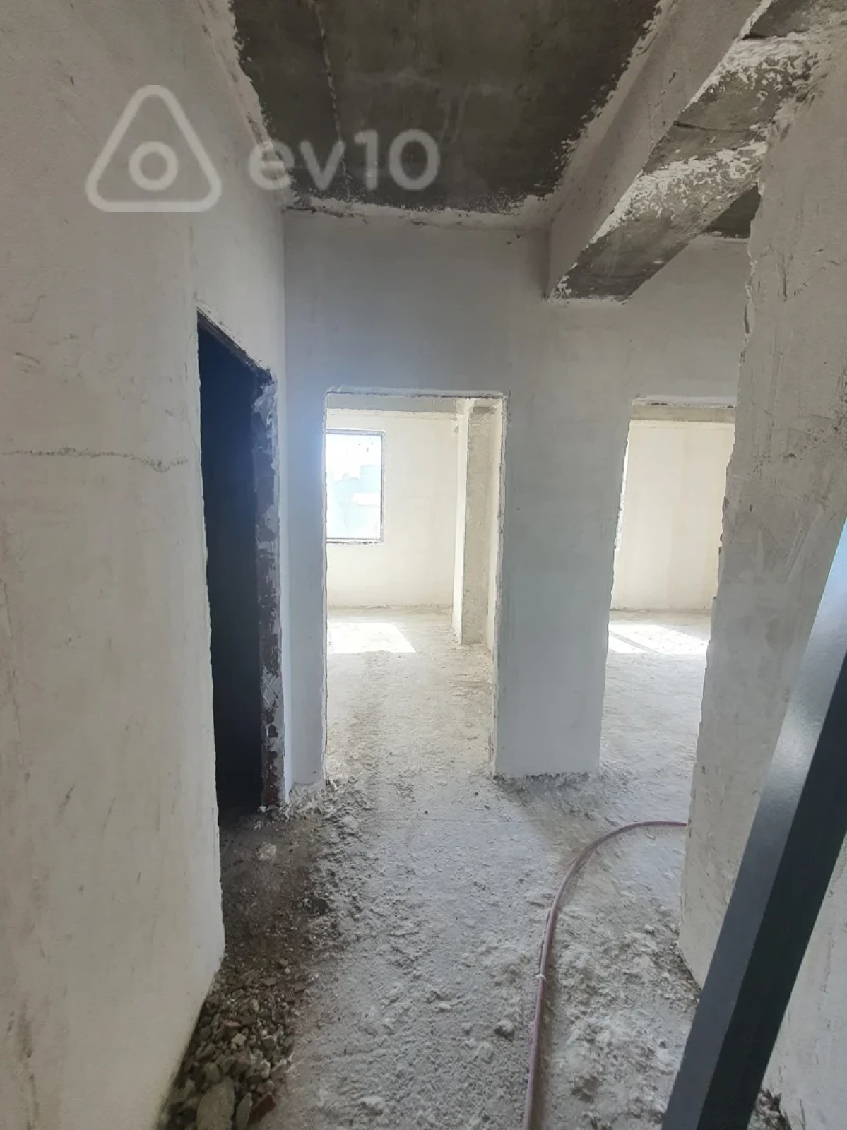 Satılır 2 otaqlı yeni tikili 70 m²
