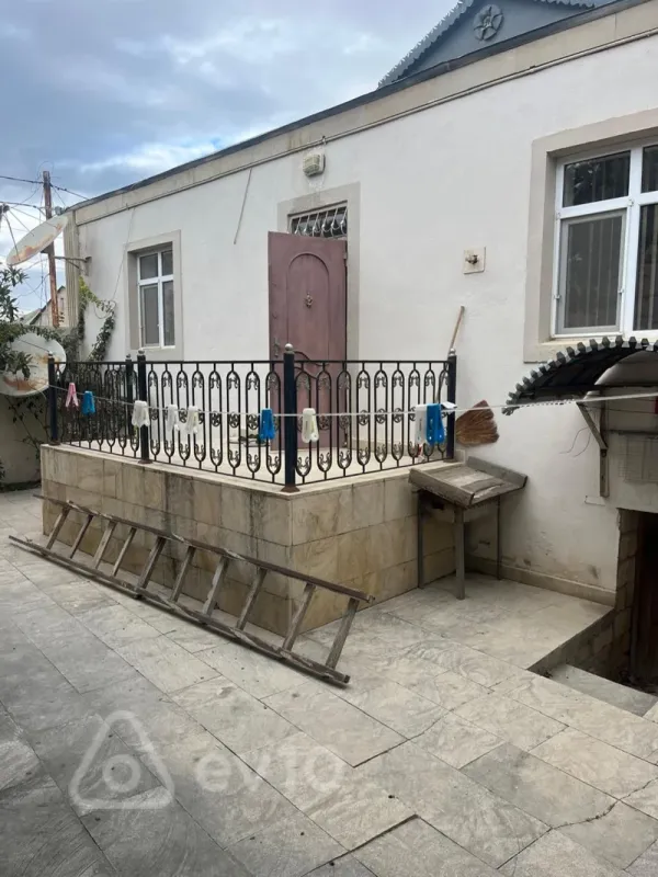 Satılır 4 otaqlı həyət evi 110 m²