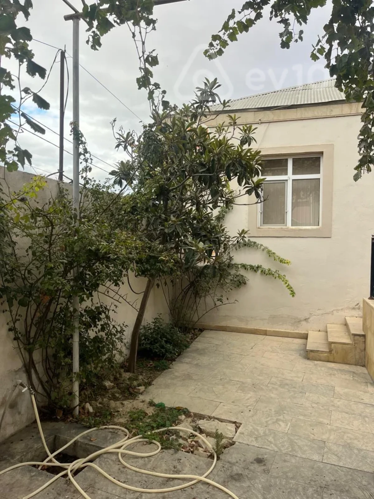 Satılır 4 otaqlı həyət evi 110 m²