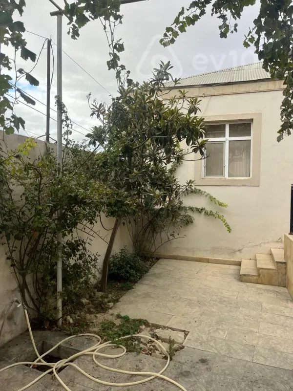 Satılır 4 otaqlı həyət evi 110 m²