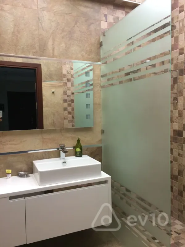 Kirayə verilir 2 otaqlı yeni tikili 100 m²