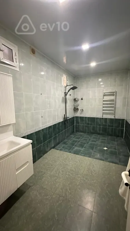 Kirayə verilir mənzil 350 m²