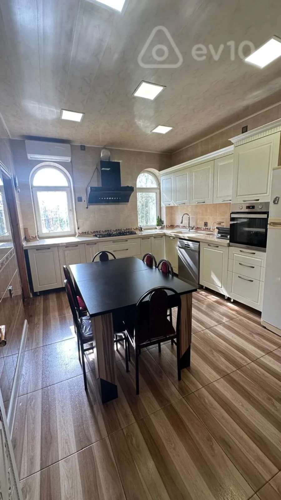 Kirayə verilir mənzil 350 m²