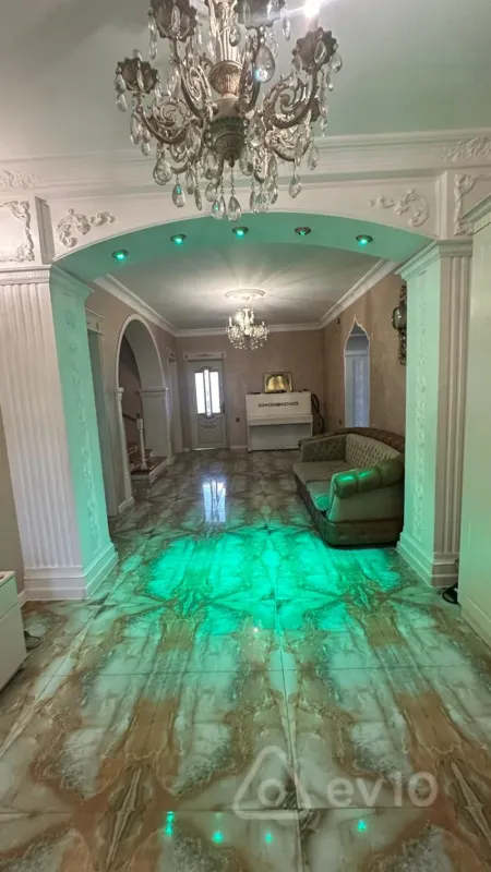 Kirayə verilir mənzil 350 m²