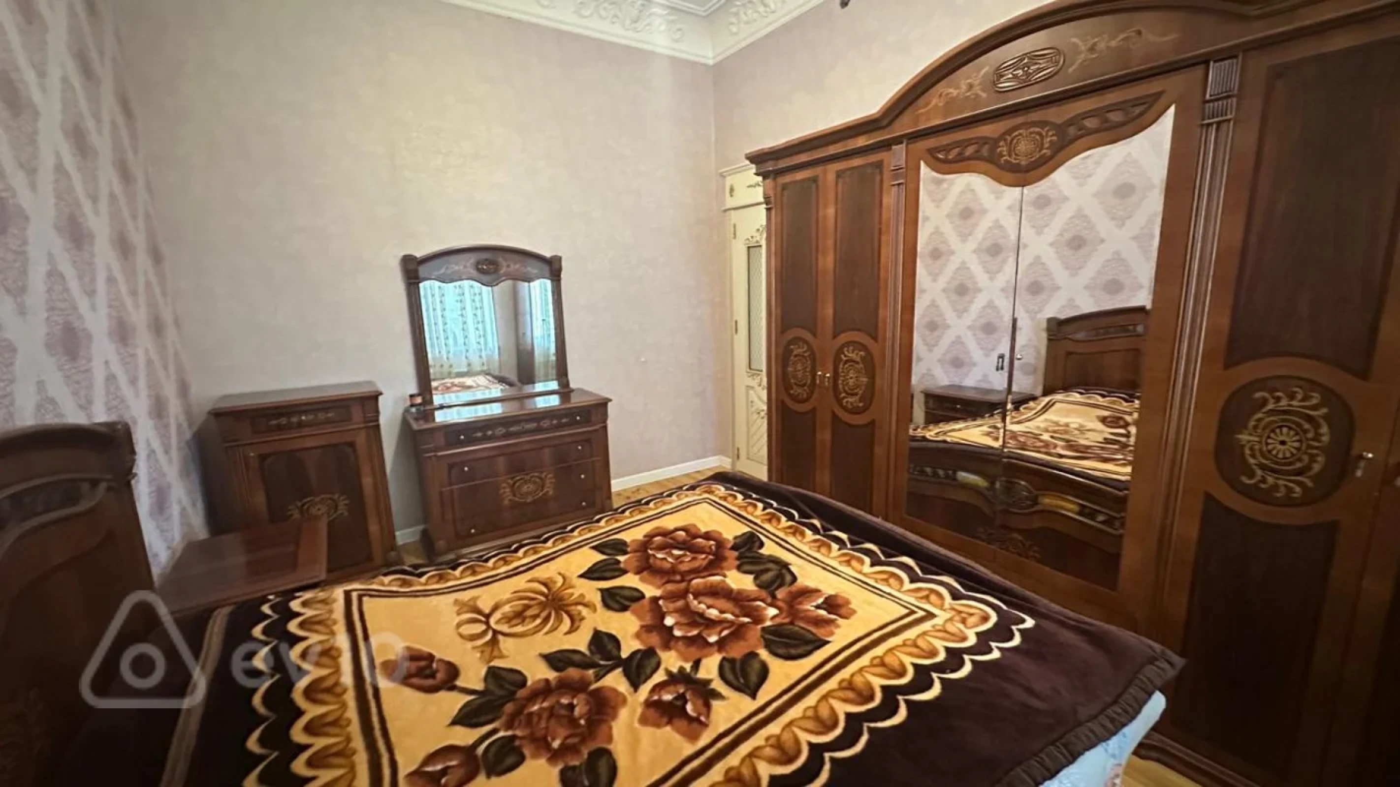 Kirayə verilir mənzil 350 m²