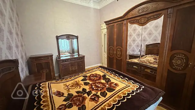 Kirayə verilir mənzil 350 m²