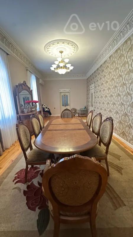 Kirayə verilir mənzil 350 m²