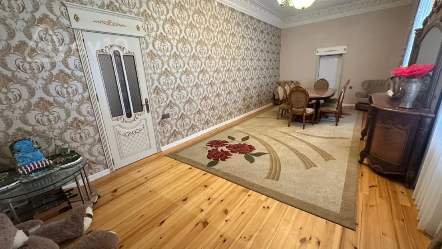 Kirayə verilir mənzil 350 m²