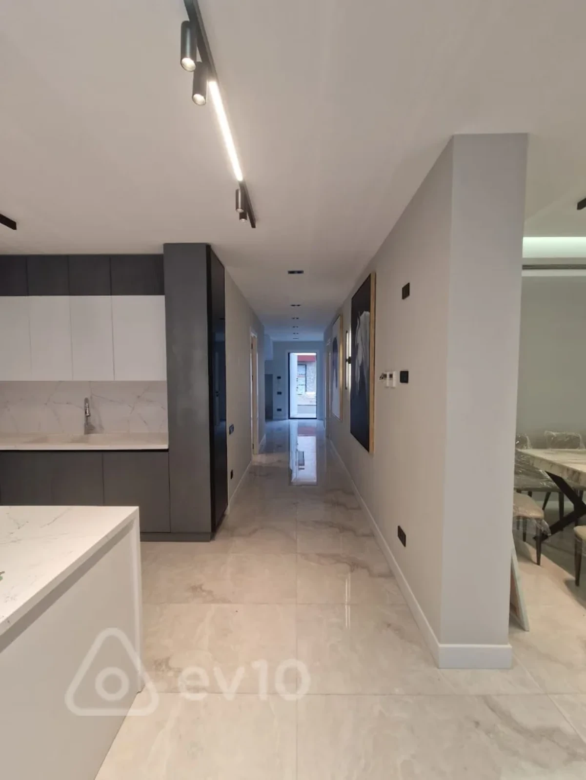 Kirayə verilir 4 otaqlı həyət evi 3000 m²