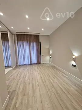 Kirayə verilir 4 otaqlı həyət evi 3000 m²