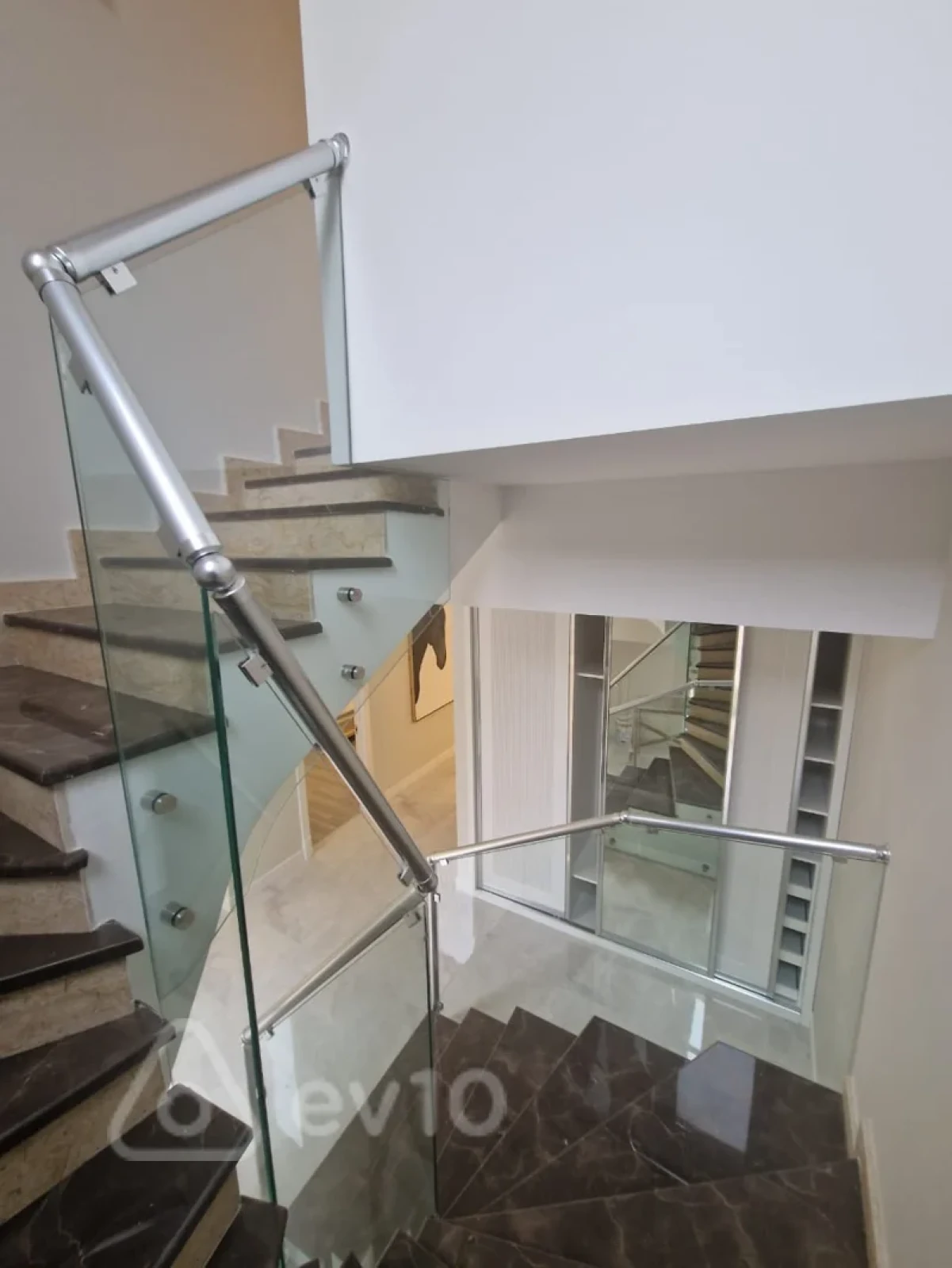 Kirayə verilir 4 otaqlı həyət evi 3000 m²