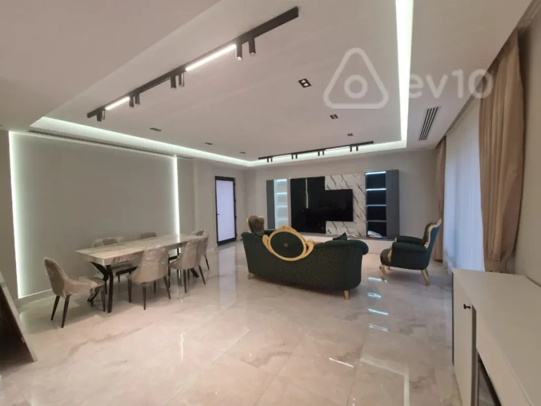 Kirayə verilir 4 otaqlı həyət evi 3000 m²